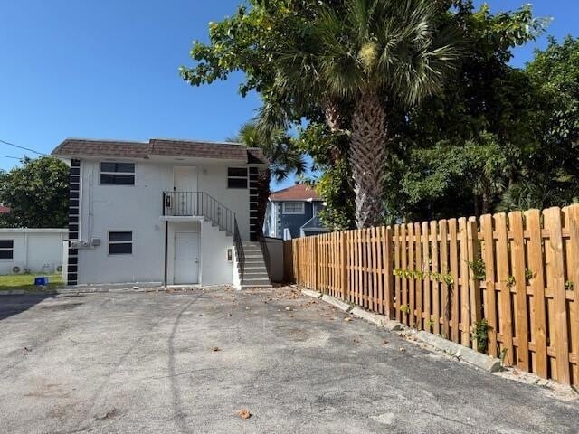 Photo - 302 N Tamarind Ave