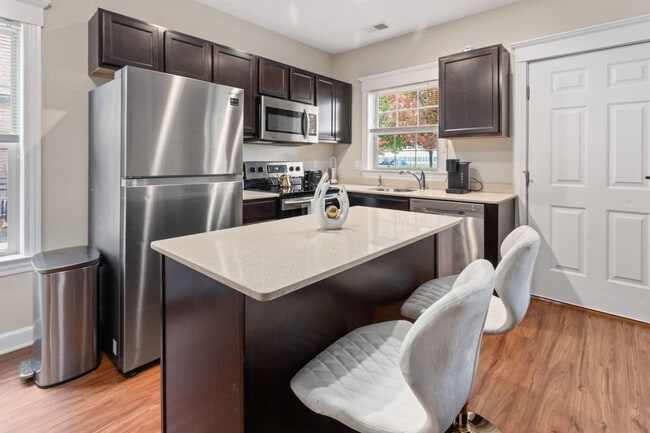 Photo - 702 E Ferry St Unit ID1228684P