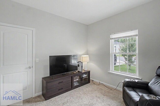 Photo - 14 Herty Ln