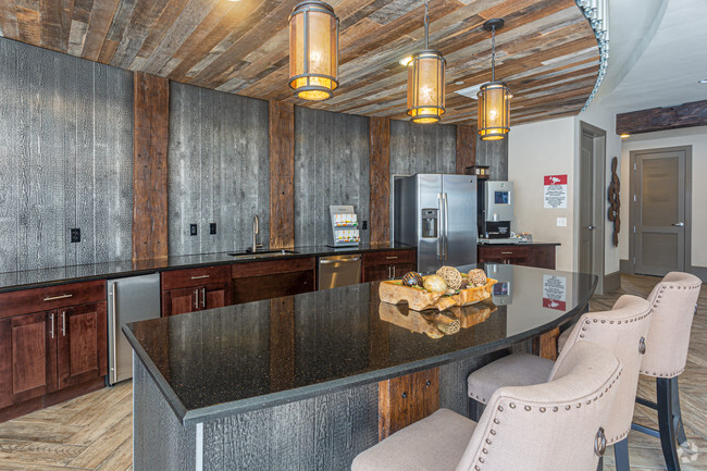 Club Room - Park at City Center