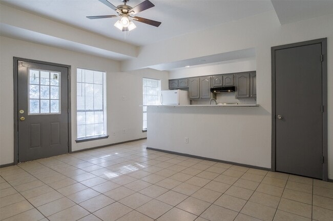 Photo - 746 Prairie Creek Dr