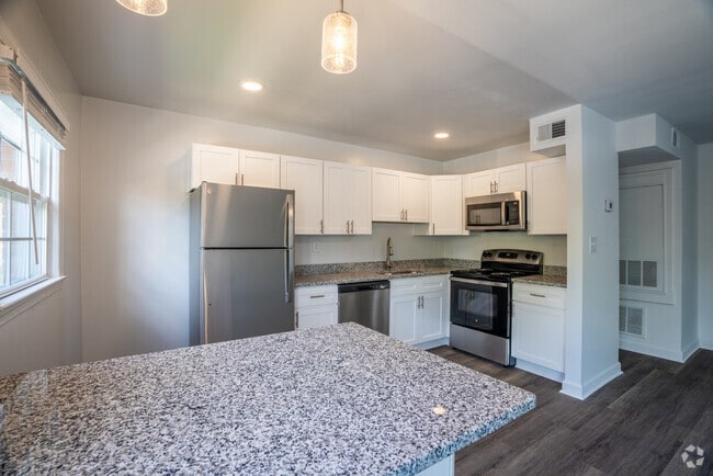 Photo - Colonial Village