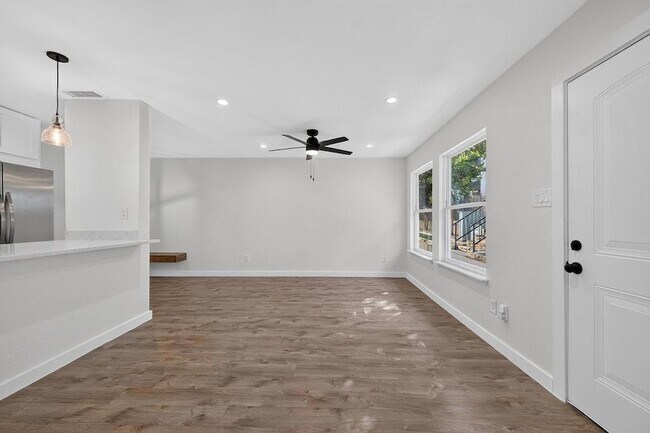 Photo - 2124 Burton Dr Unit 133