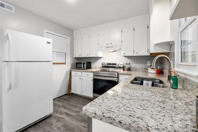 Photo - 1422 Delane Ave