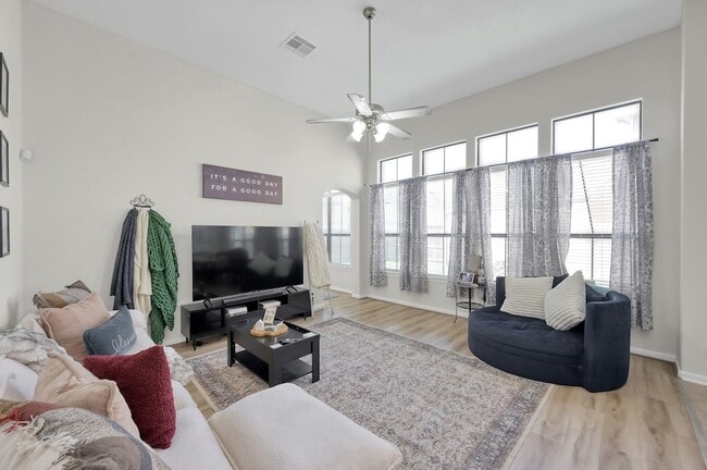 Photo - 29705 Meridian Hill Dr