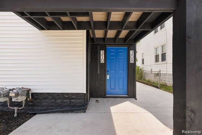 Photo - 310 E Harry Ave