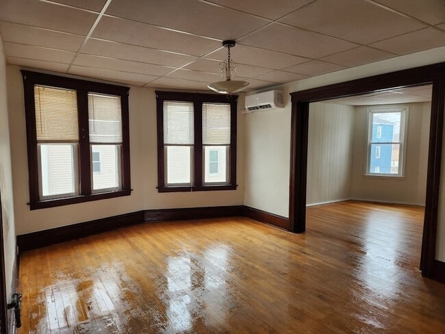 Building Photo - 34 King Philip Rd Unit 2