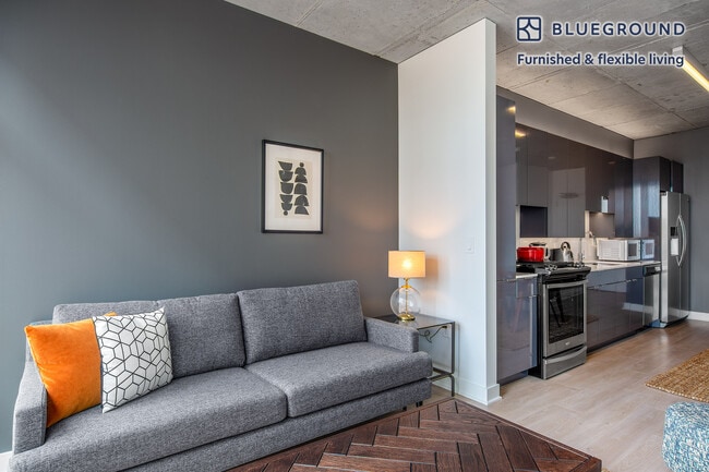 Photo - 311 W Illinois St Unit GO FL11-ID119