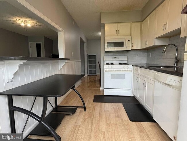 Photo - 99 Brookview Cir