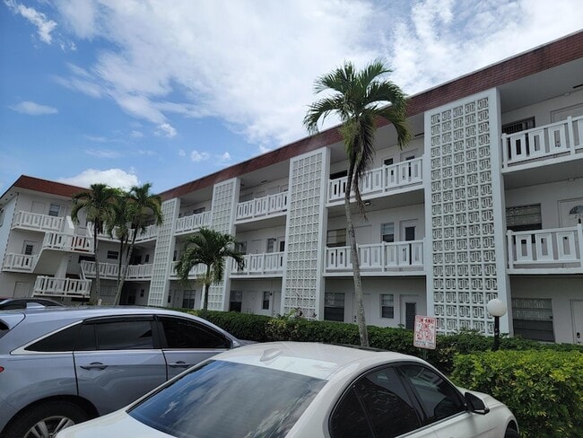 Photo - 4310 NW 12th Ct Unit 205
