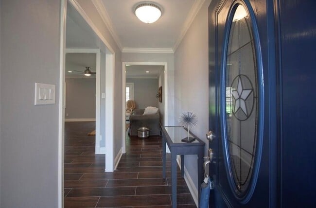 Photo - 6002 Duxbury St