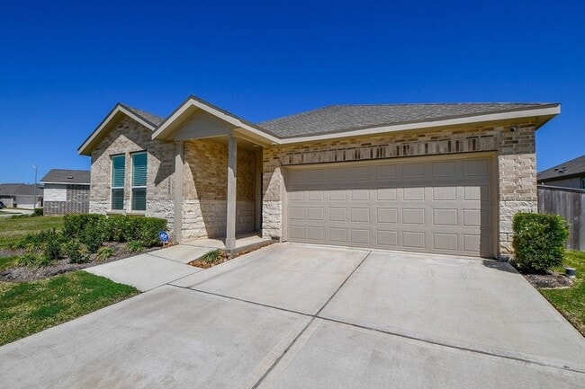 Building Photo - 26610 Coast Redwood Dr