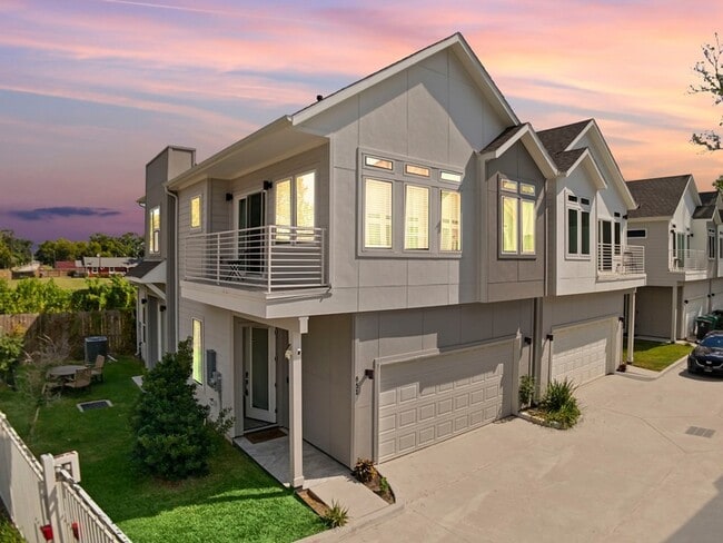 Photo - 851 Prosper St