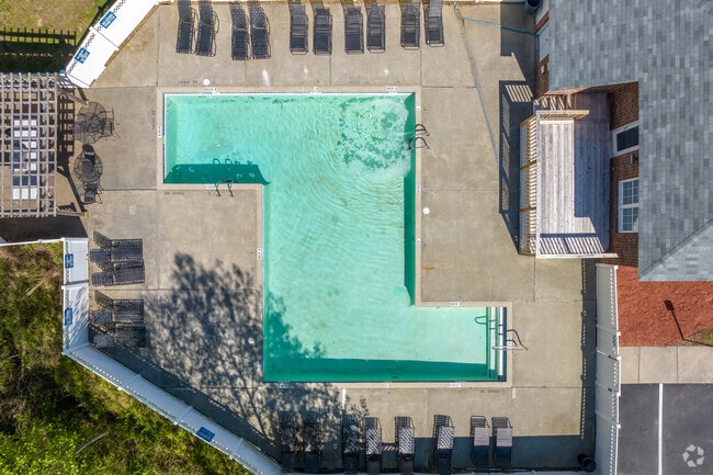 Pool - Highland Vista