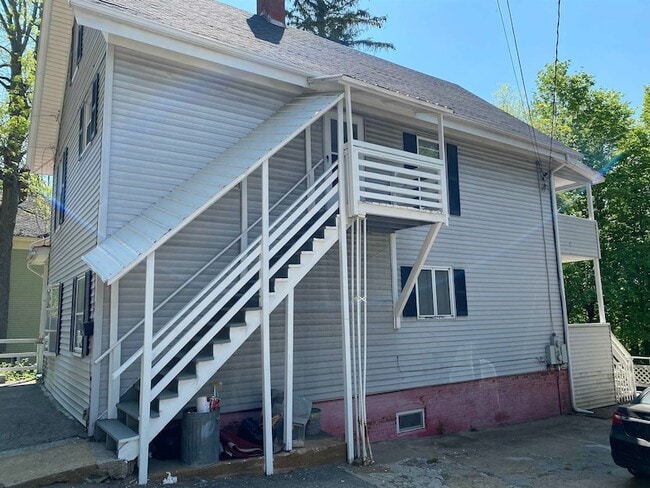 Photo - 22 W High St