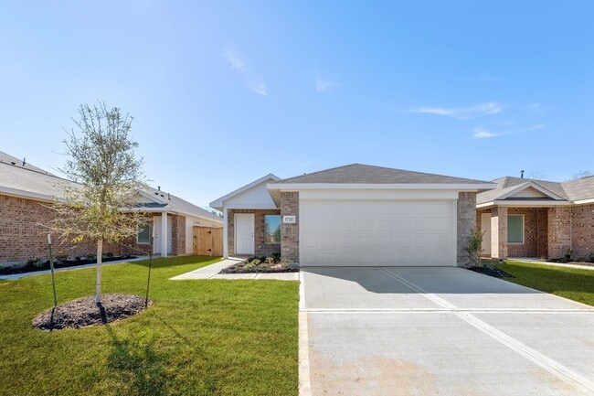 Building Photo - 17747 Pemswood Dr