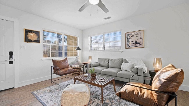 Building Photo - 209 Angelfish Ave. Unit SI ID1502032P