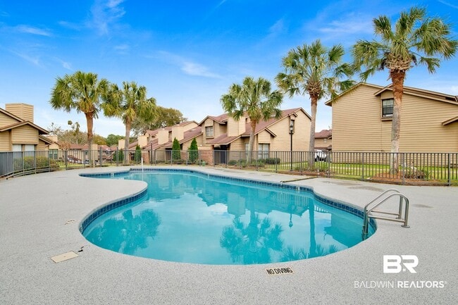 Photo - 200 Parma Dr