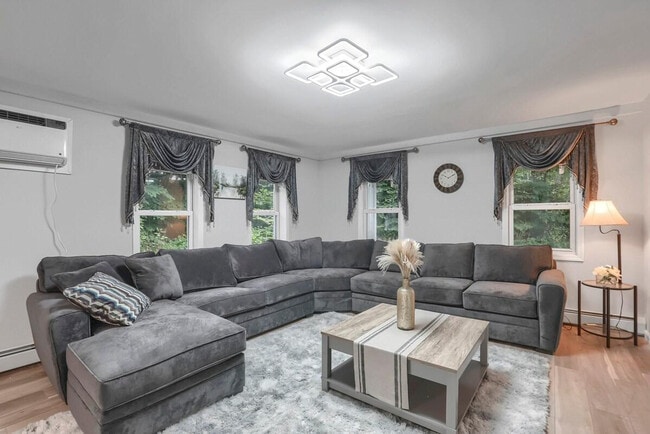 Building Photo - 751 US-9W Unit ID1056679P