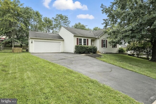 Building Photo - 9571 Basilwood Dr