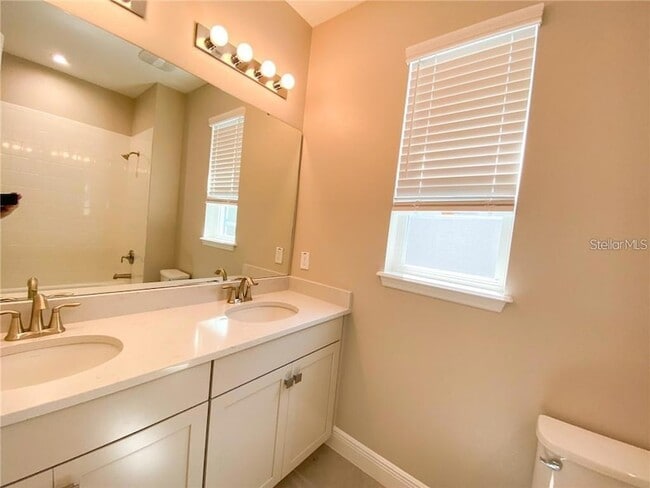 Photo - 16125 Parkwyn St