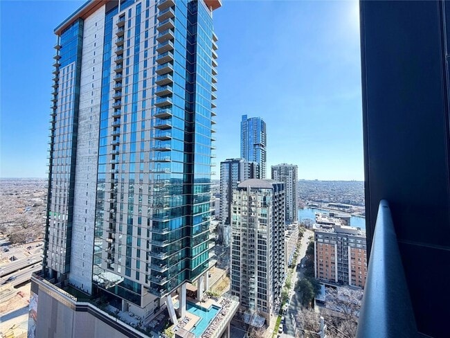 Photo - 70 Rainey St Unit 2203