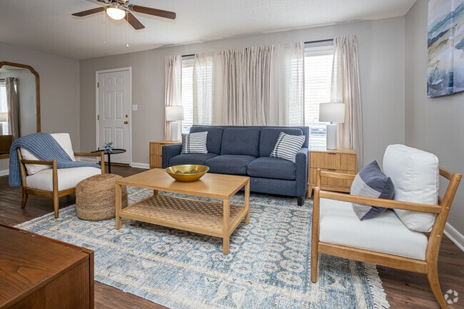 Interior Photo - Yester Oaks