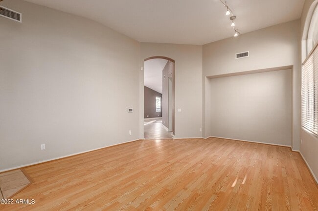 Photo - 1345 W Musket Way