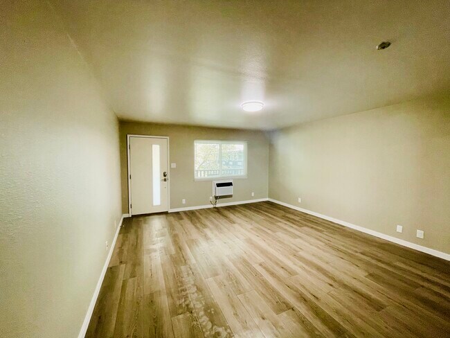 Studio 420 SQ FT - Brio Apartments