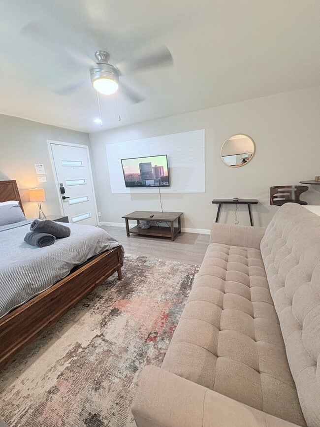 Building Photo - 6705 Great Northern Blvd Unit SI ID1497886P