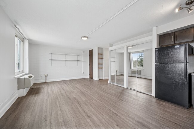 Photo - Academia Suites