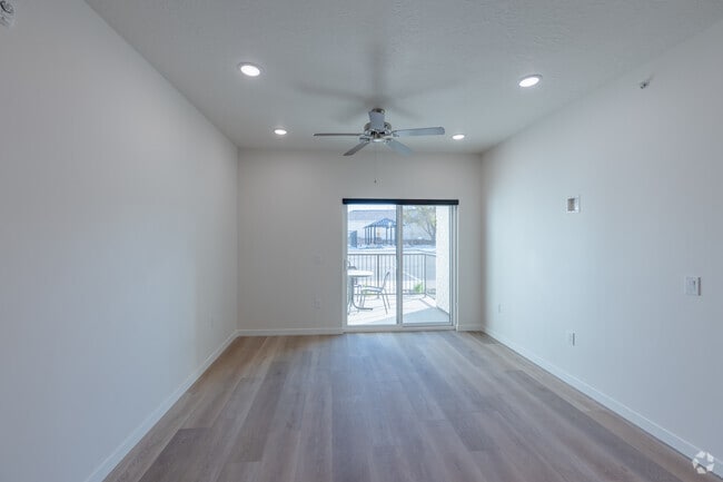 2BR, 1BA - 1,100SF - Living Room - Mountain View Apartments