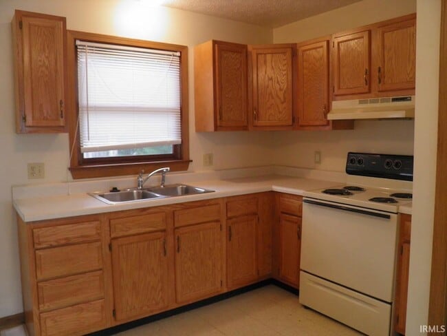 Photo - 5221 Raubs Ln