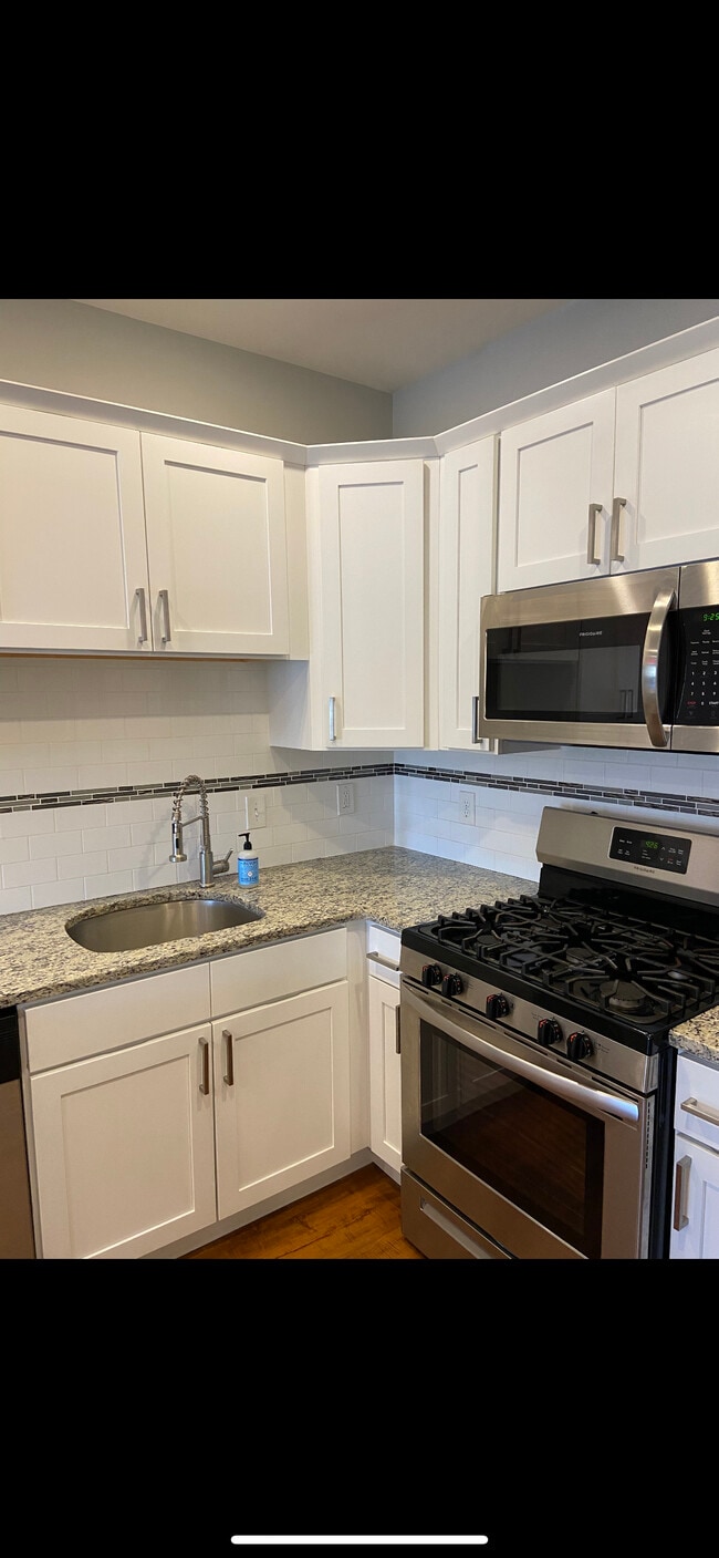 Kitchen - 275 Ridge Road