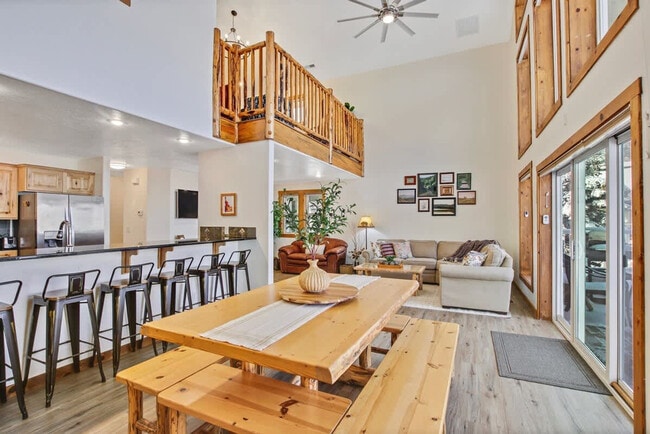 Building Photo - 130 Par Dr Unit ID1250656P