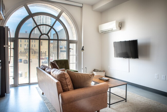 Photo - 333 W State St Unit SI ID1379054P