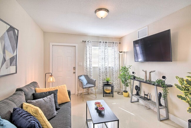 Photo - 441 NW 7th Terrace Unit SI FL1-ID1545951P