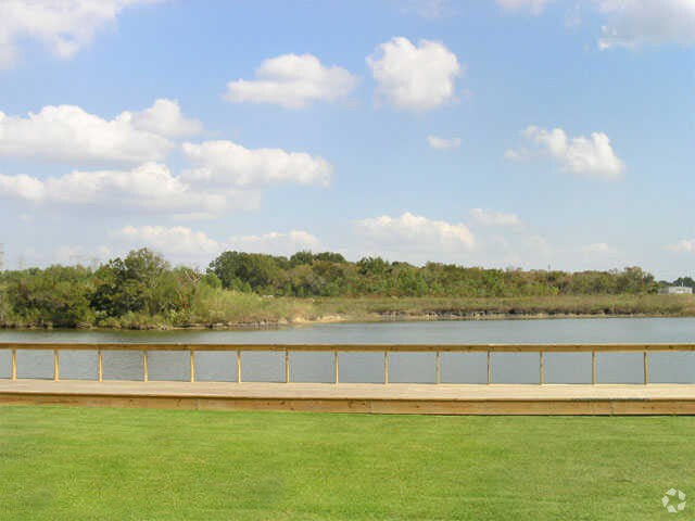 Waterfront Living - Watermark at Baytown