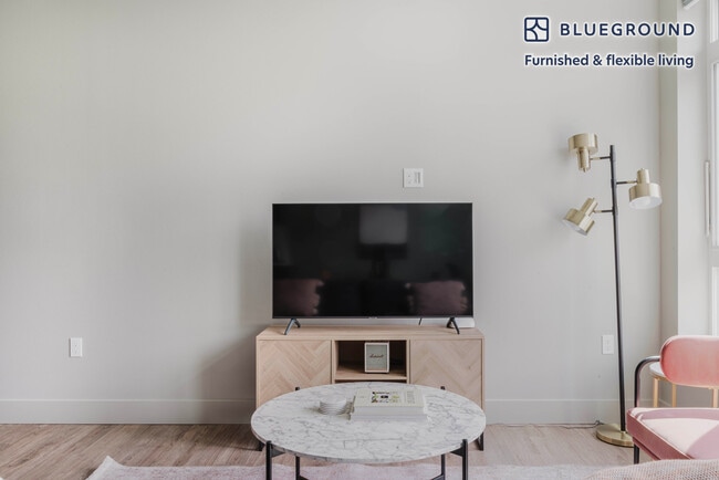 Photo - 104 12th Ave Unit FL5-ID752