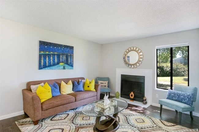 Building Photo - 4600 W Pioneer Dr Unit 464