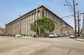 Building Photo - 920 Poeyfarre St Unit 139