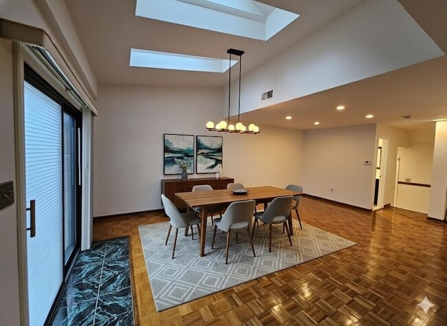 Photo - 806 Spinnaker Ct