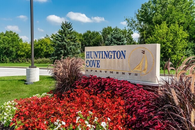 Building Photo - Huntington Cove Apartments