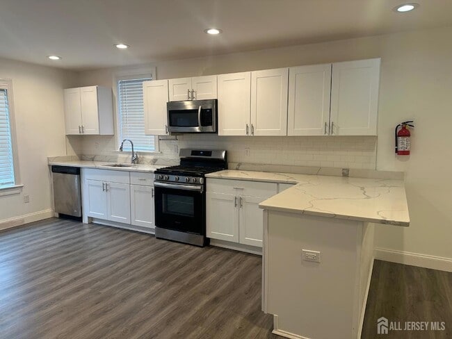 Photo - 35 2nd St