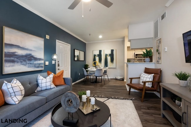 Building Photo - 165 Forestbrook Dr Unit 136