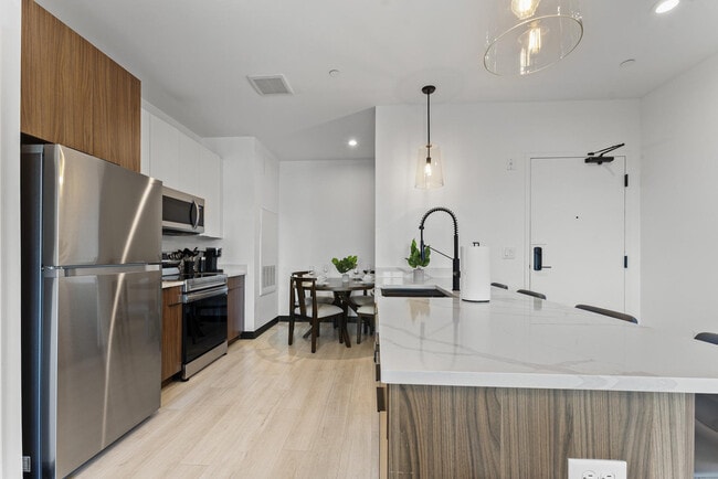 Photo - 600 Broadway-SI ID1240310P Unit SI ID1240310P