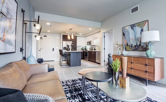 Building Photo - Renaissance Square