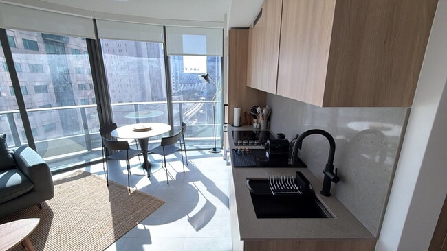 Photo - 121 NE 5th St Unit SI FL18-ID1505780P