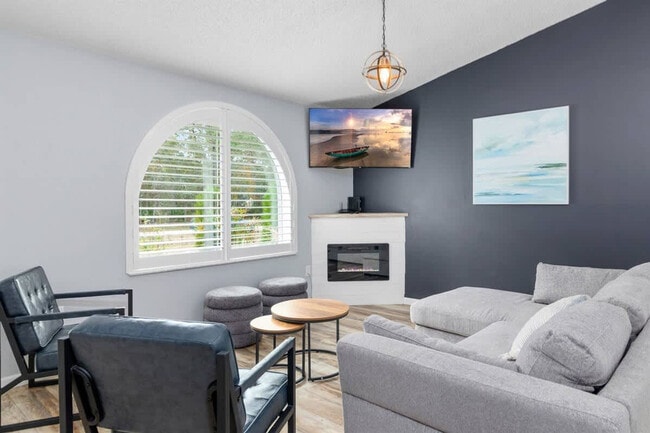 Building Photo - 9003 Nakoma Way Unit ID1234465P