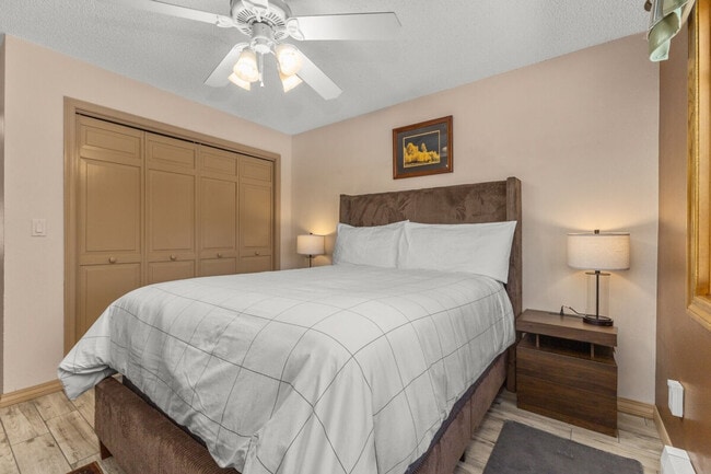 Photo - 1973 Cimarron Cir Unit SI ID1564278P